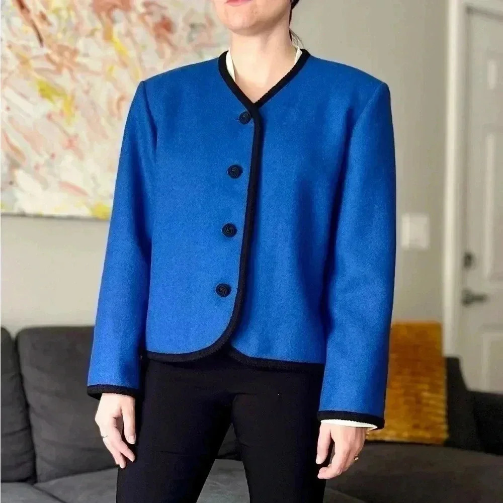 Pendleton vintage jacket - 100% wool made in the USA - blue and black - size 12